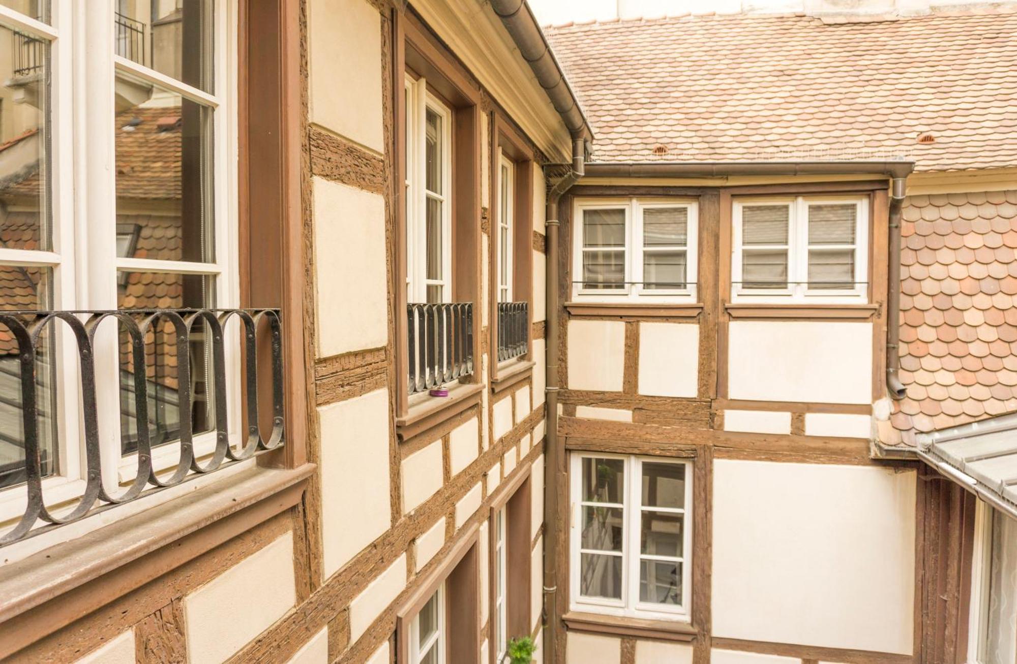 Charming Attic Duplex In The Heart Of Straßburg